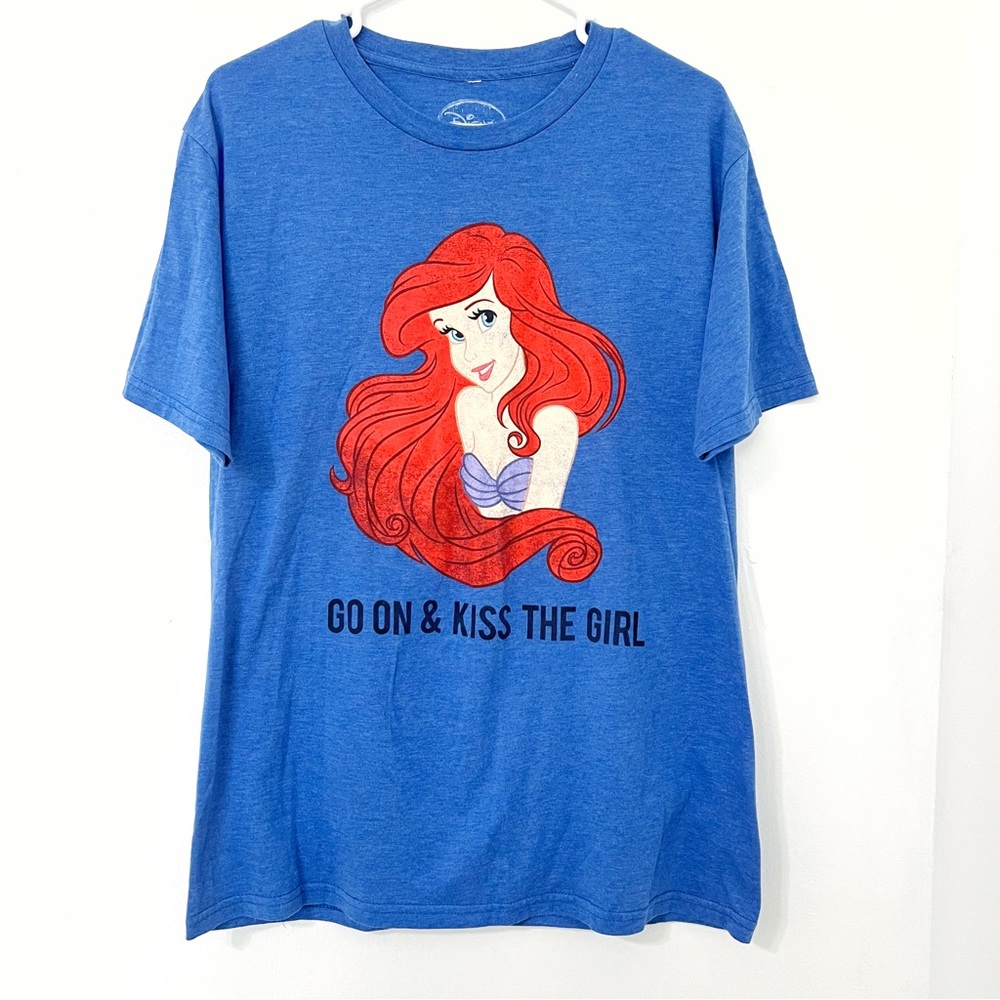 Disney Little Mermaid Ariel Kiss the Girl Blue Graphic Tee Shirt
